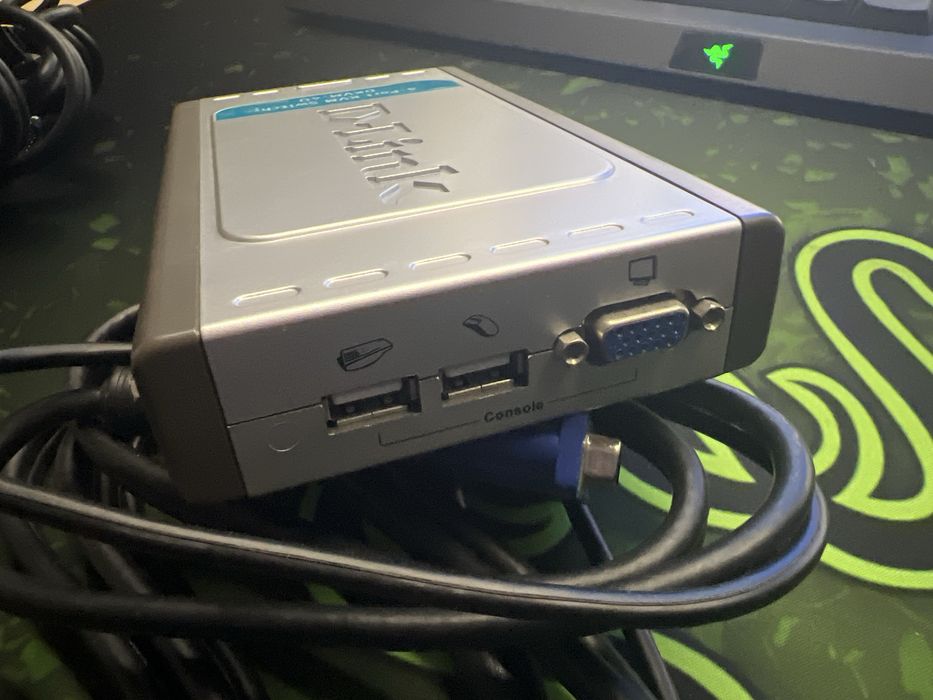KVM D-Link 4 Port KVM Switch. DKVM-4U