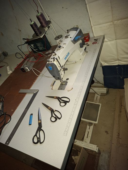 Промышленная швейная машина Минерва шагающая.