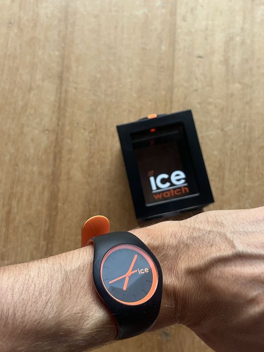 Relogio ICE watch preto laranja