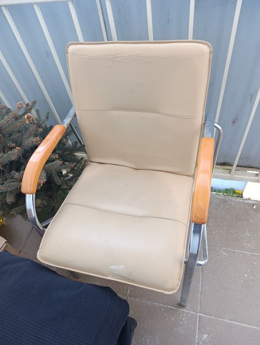 Stolik kawowy i fotel