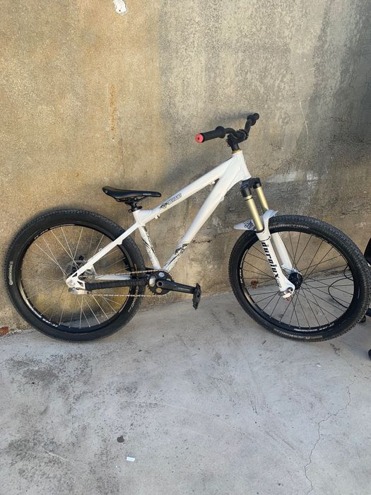 VENDO ou troco bicicleta deviant 24seven