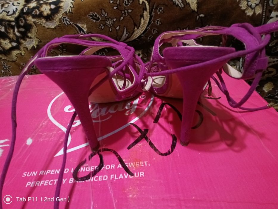 Женские босоножки ZARA