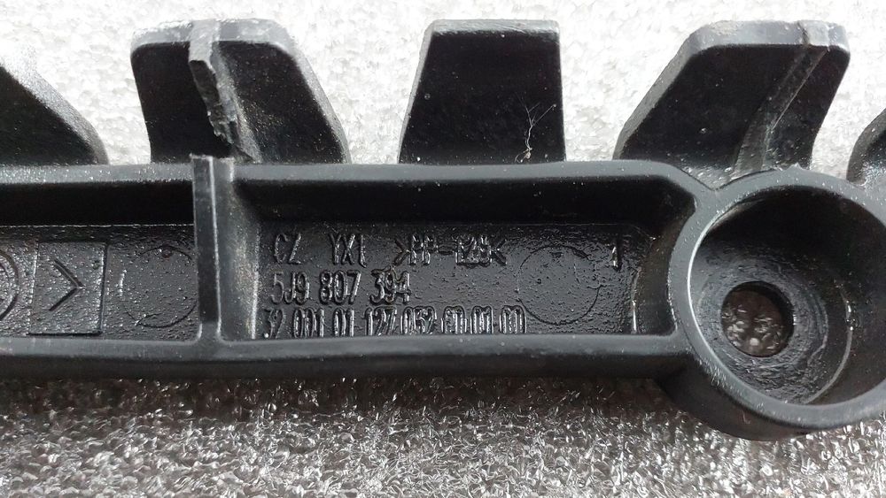 Guia de pára-choques trás direita SKODA Fabia II Break (545, 5J)