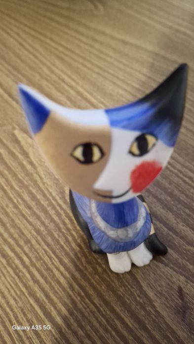 Статуэтка котика