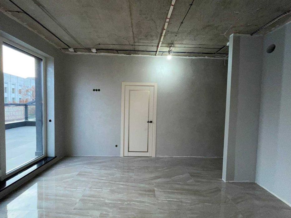Продам  квартиру з ТЕРАСОЮ в новобудові поруч ЦЕНТРУ