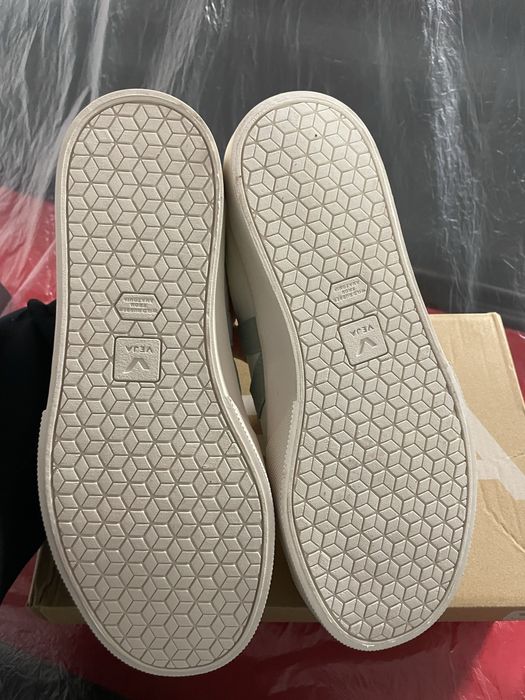 Sapatilhas Veja novas