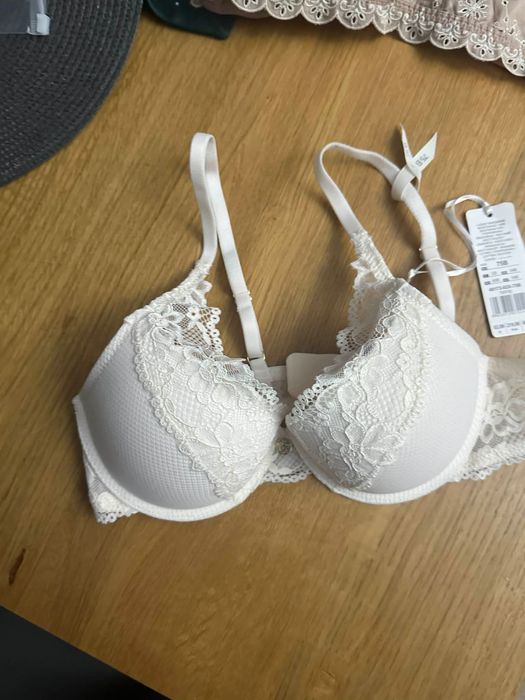 Biustonosz esotiq usztywniany