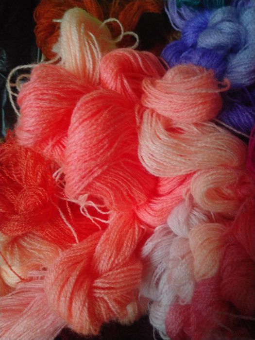 Акрилові нитки для вишивки