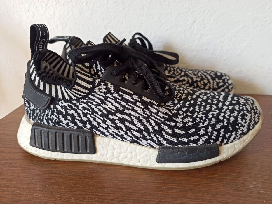 adidas NMD R1  розмір 42