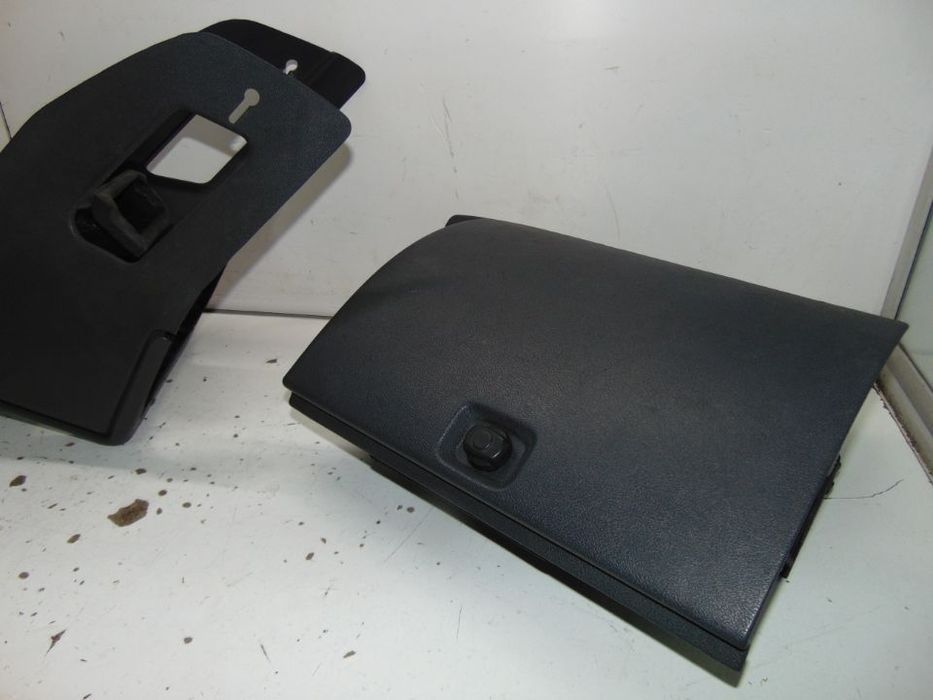 Peugeot 305 consola central/porta luvas