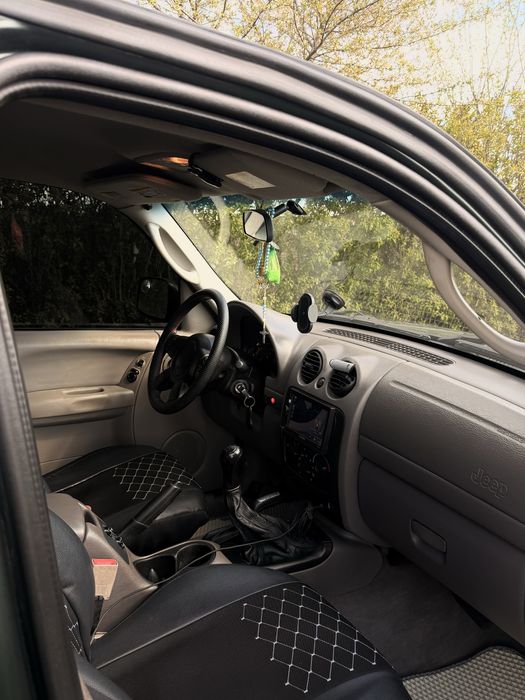 Jeep liberty sport 2.4