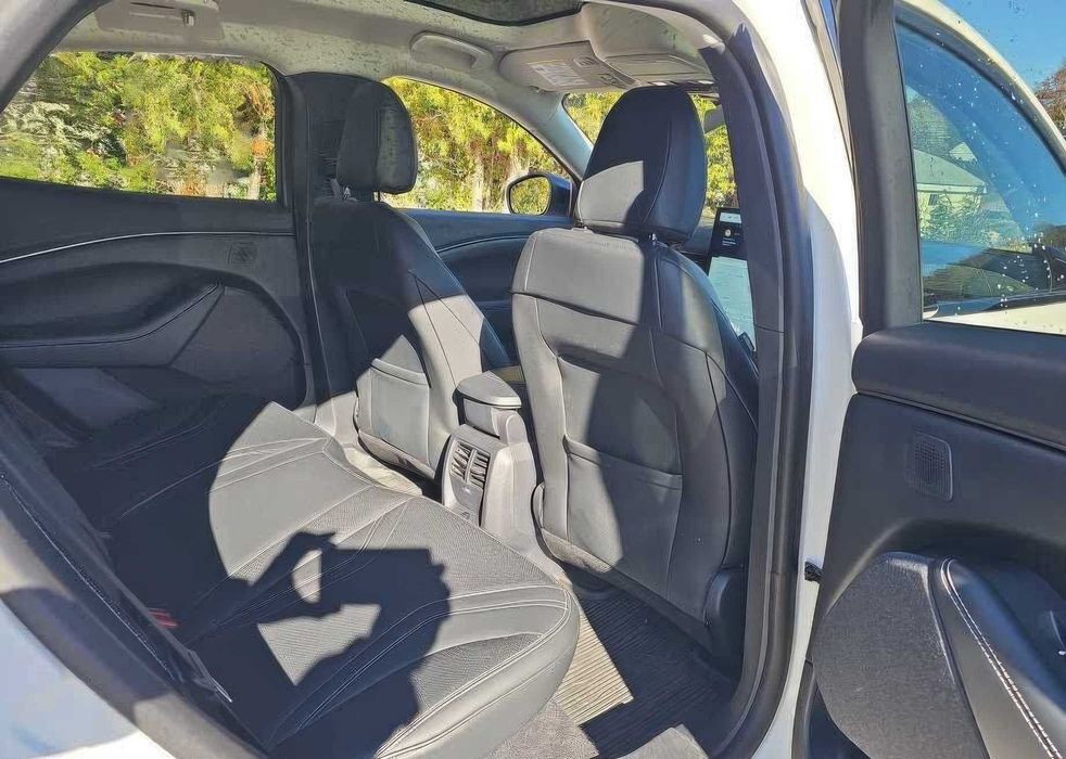 Ford Mustang Mach-E Premium      2023