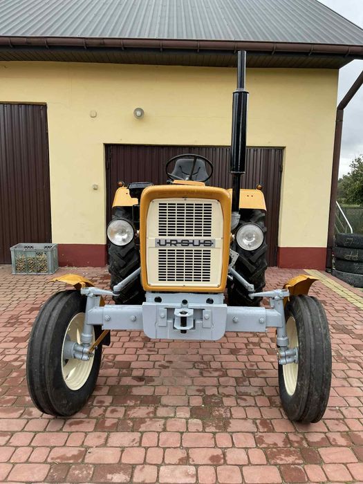 Ursus  c 330   c 335