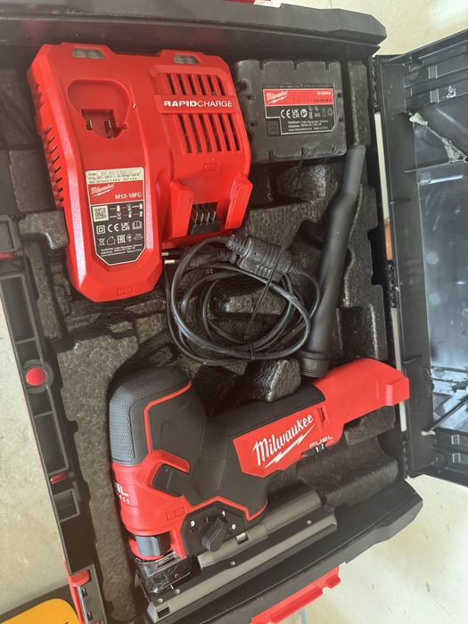 Milwaukee M18 FBJS. Wyrzynarka