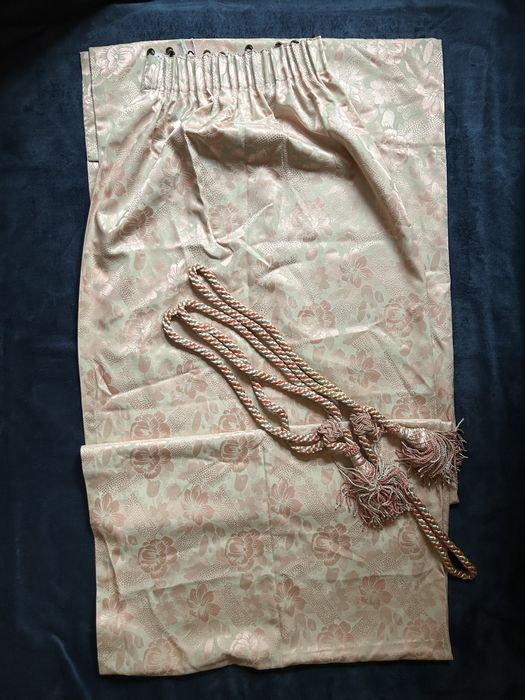 Reposteiros jacquard floral.