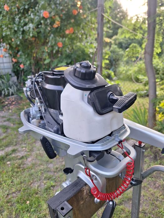 Silnik zaburtowy Honda 6km 4t