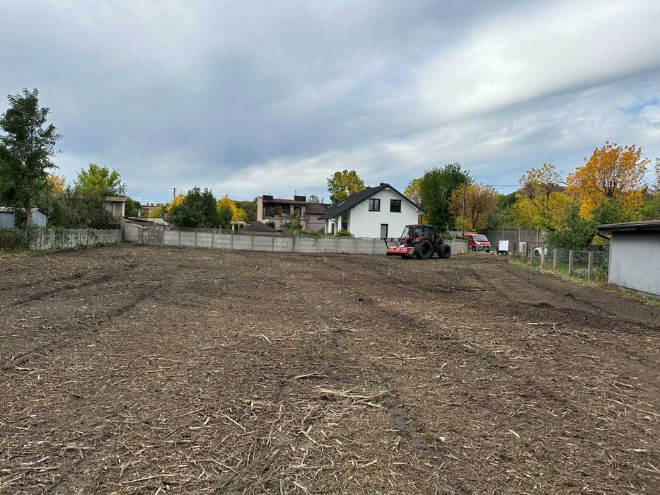 Usługa mulczowania i wycinka drzew (mulczer leśny, frezarka do pni)