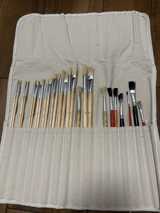 Pędzle w płóciennym etui