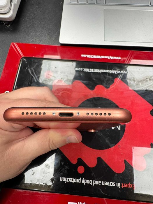 Smartfon Apple iPhone XR 3 GB / 256 GB 4G (LTE) pomaranczowy 77% BAT