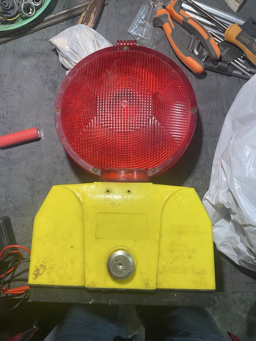 Продам дорожные сигнальные фонари Германия