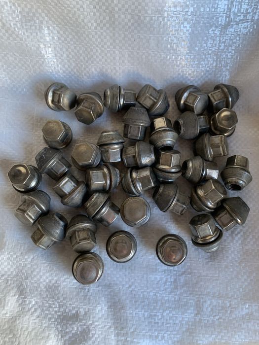 Оригінальні Гайки колісни для форд м12х1.25