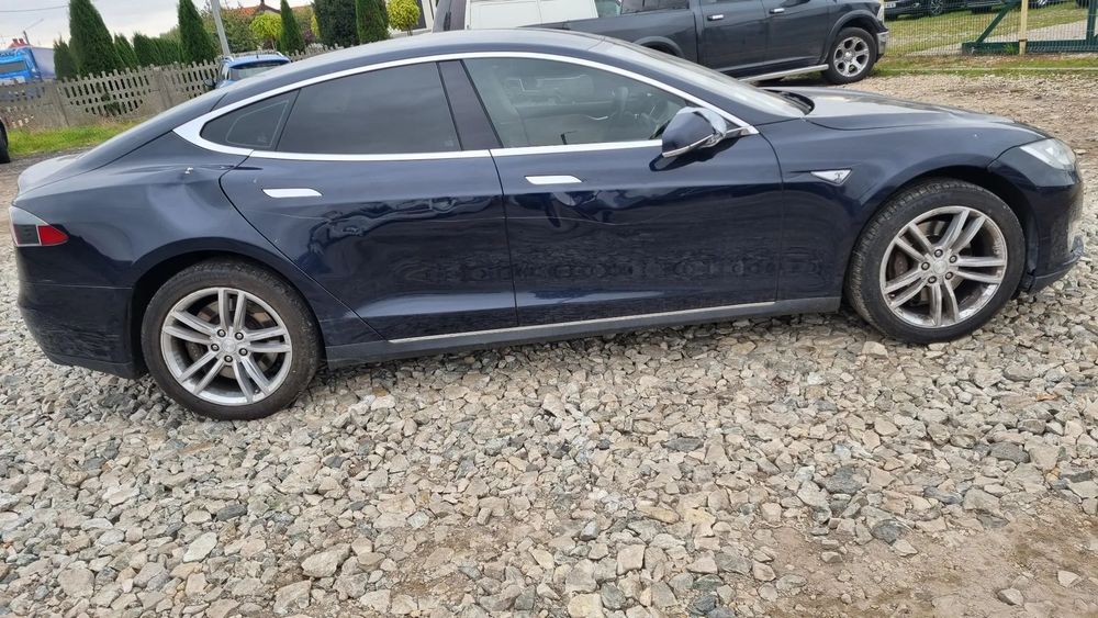 Tesla Model S S75