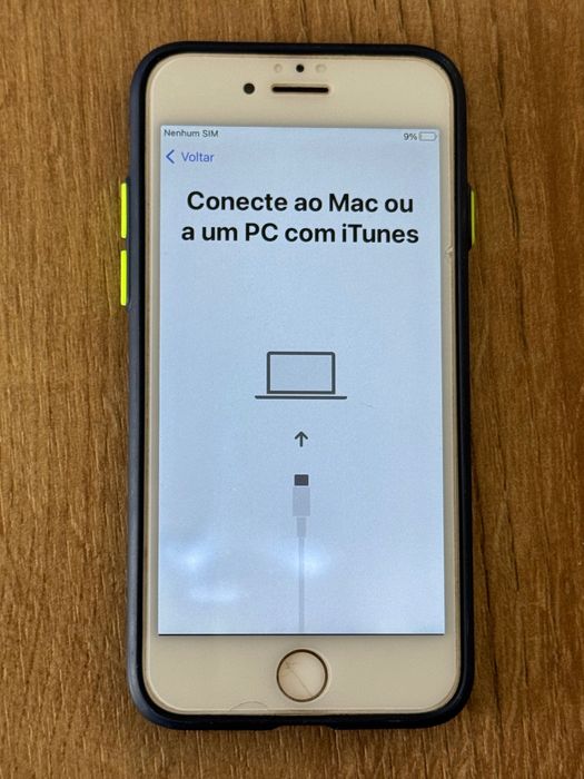 iPhone 7 com case e película
