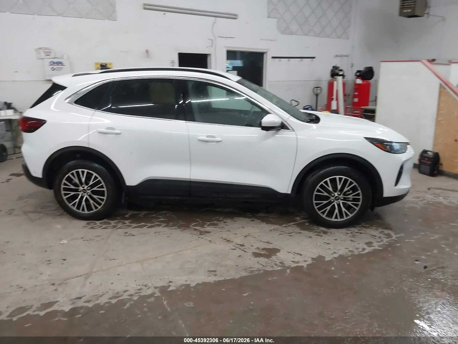 2023 Ford Escape 2.5 Hybrid