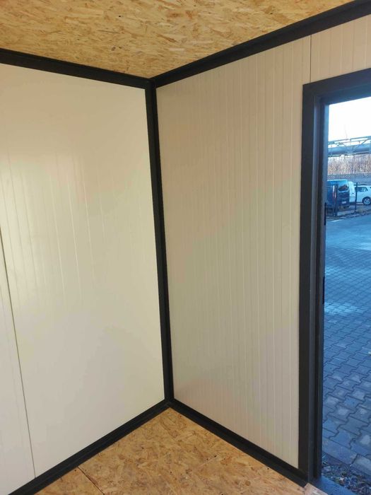 Stróżówka , kontener - 2.5x 2,5 x 2.7 h .