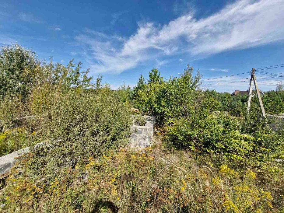 Ділянка на початку Іванівки з фундаментом. (26149411)