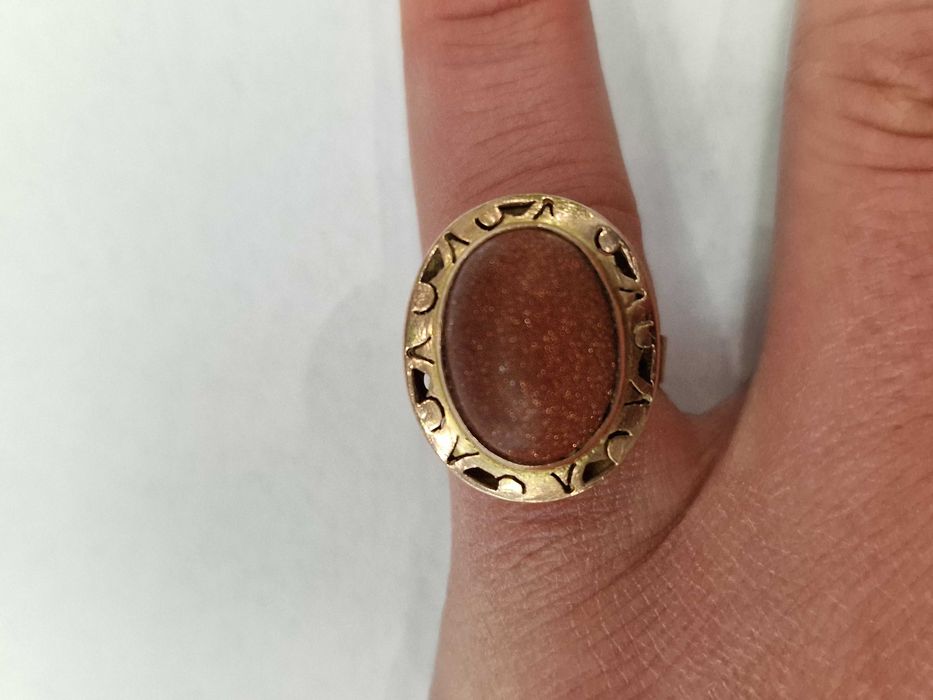 Złoty pierścionek damski/ 585/ 5.43 gram/ R15/ Piasek Pustyni/ 1963-86