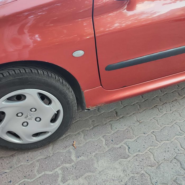 Samochód Peugeot 206 rocznik 2000