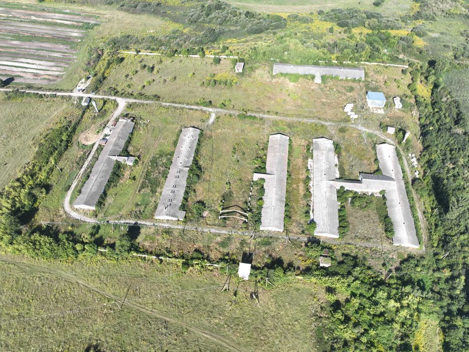 комплекс будівлі ферми