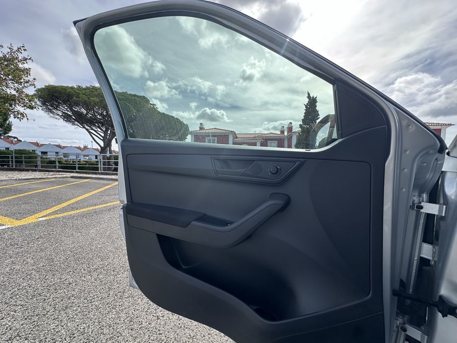 Skoda Fabia 1.0 MPI | 2021 | 65.000 km | Nacional | 1.º Dono