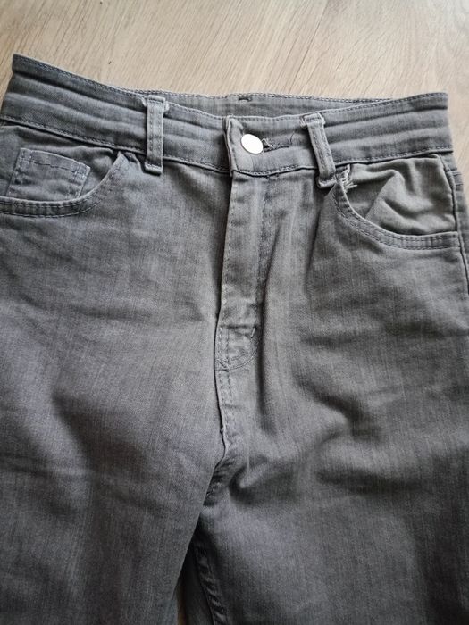 Sprzedam spodnie damskie dżinsy