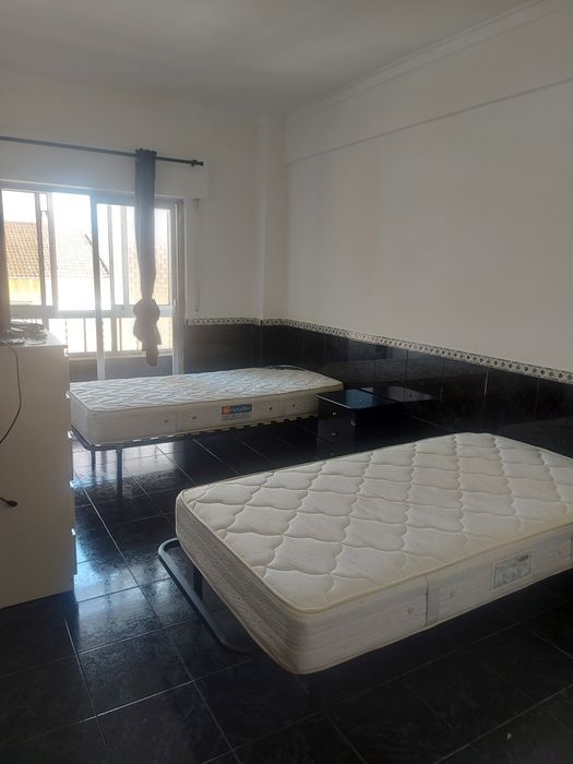 1 Quarto solteiro compartilhado