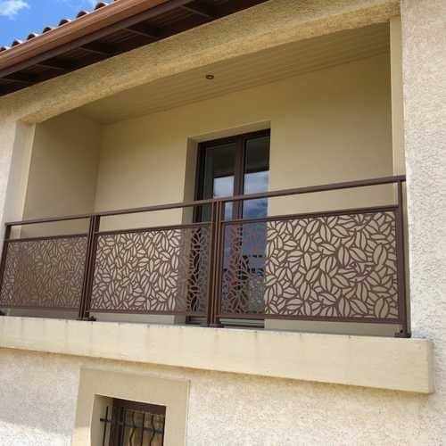 Плазмова різка металу на балкони та декор