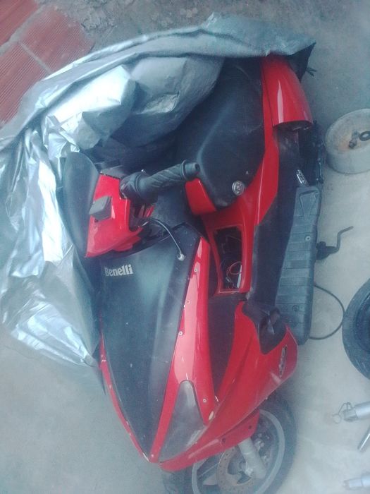 Benelli 495 acelera