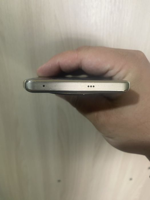 Продам телефон