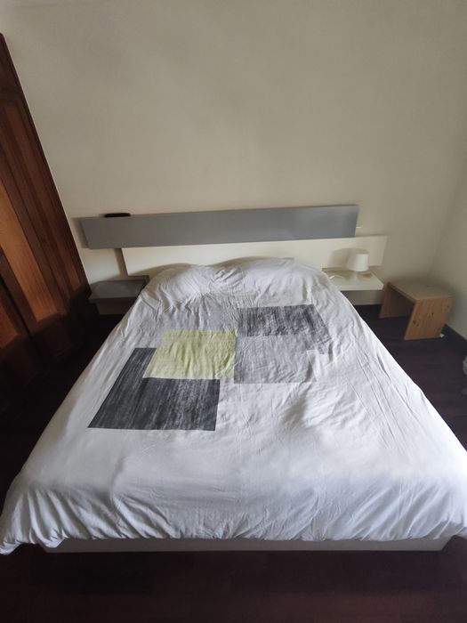Vendo mobília de quarto de casal completa + colchão