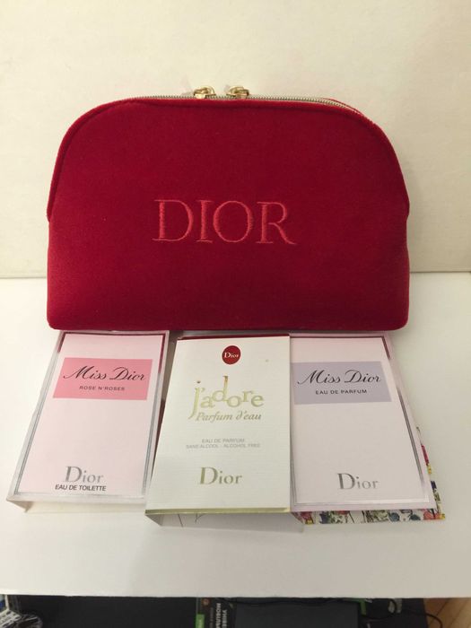 Подарунок Dior: Косметичка фірмова в коробці + набір мініатюр