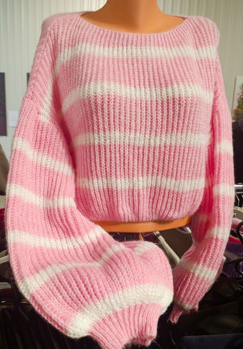 Sweter damski z szerokim rękawem