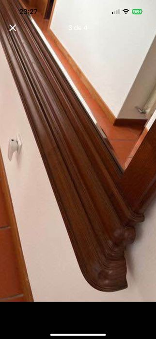 Espelho de madeira maciça de Paços de Ferreira.