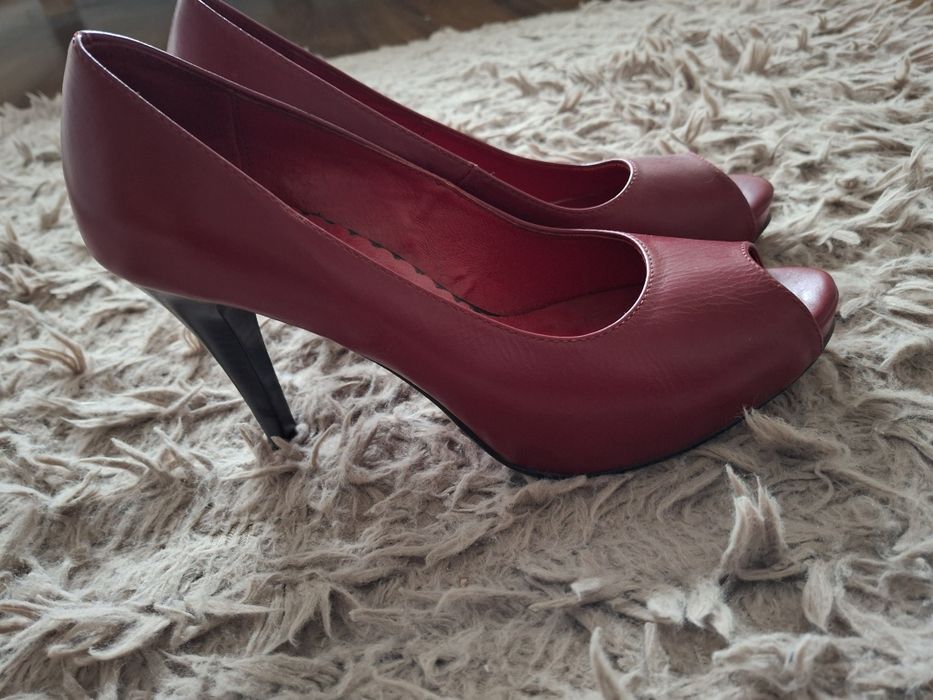 Skórzane pantofle r.39