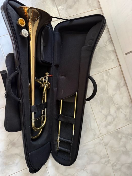 Trombone tenor Bach 42 AG c/estojo Bags fibra cinza