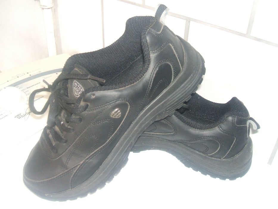 buty męskie skórzane sportowe 42 czarne . wkładka 28cm hi tec