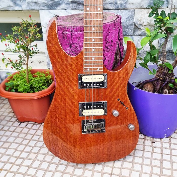 Guitarra Ibanez RG421 com Seymour Duncan