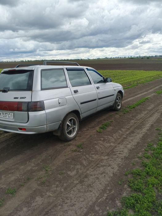 Автомобіль Ваз 21114