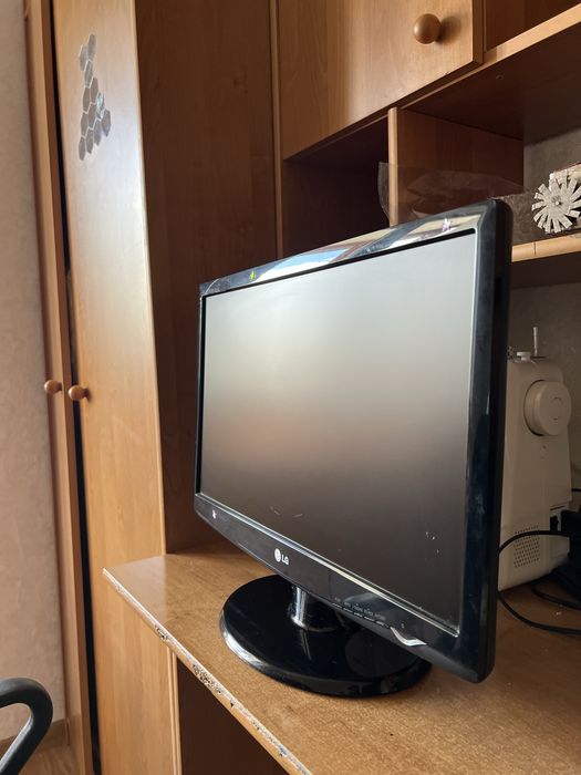 lg flatron w2243t - купить монитор для ПК - Цена на OLX.ua