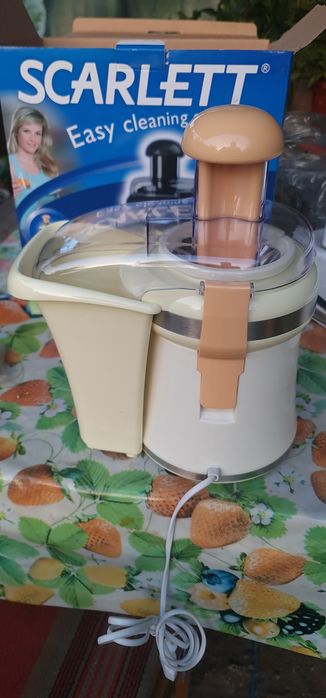 Соковыжималка Scarlett SC - 011